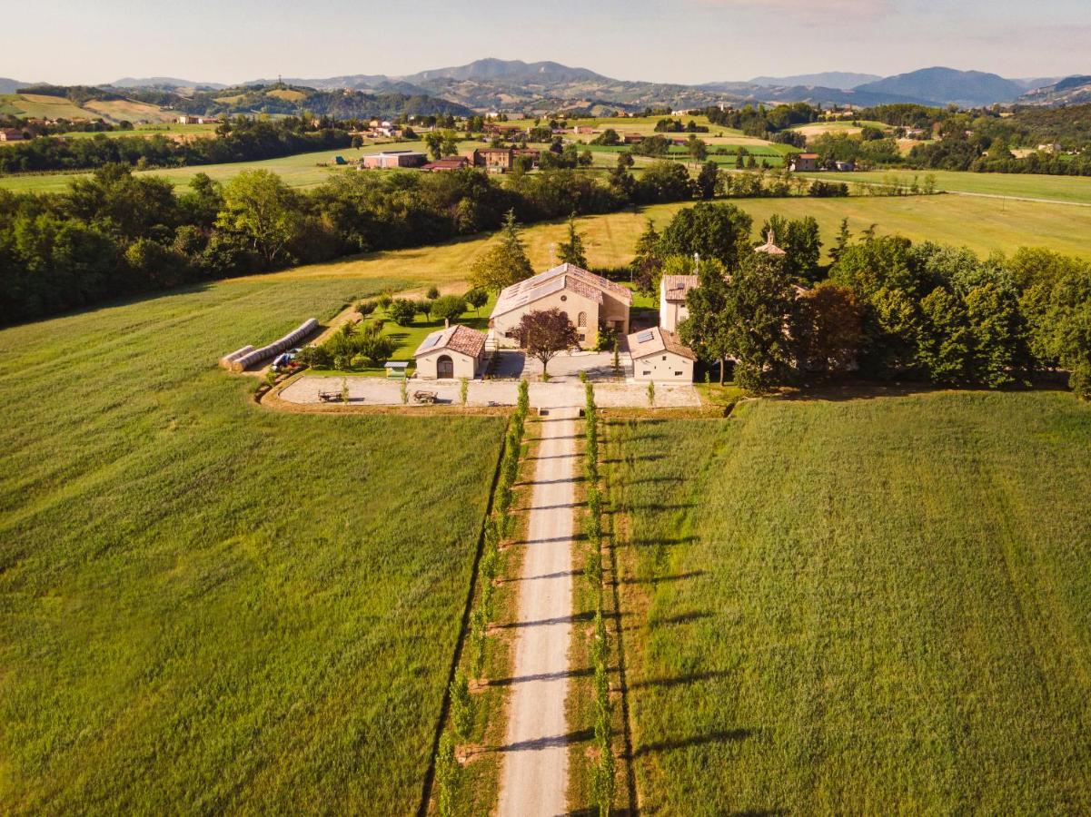 Case Zucchi Bioagriturismo Castelnuovo Fogliani Kültér fotó